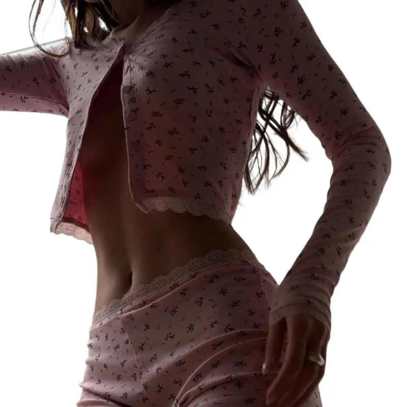 

Pijamas Women (2 Pieces) - Floral Sexy Print Outfit - Round-neck Tight Long-sleeved Top and Short Pants for Home Wear Lingerie