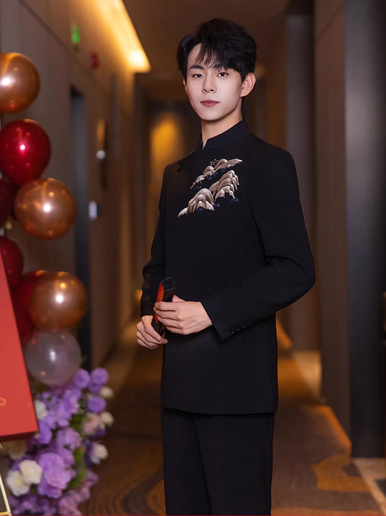 

Новый китайский свадебный костюм 2026 года: мужской пиджак для торжественных мероприятий, пальто для помолвки, традиционное длинное пальто на пуговицах