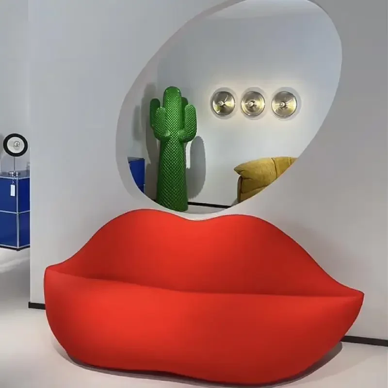Creative red lip sofa size apartment personality Internet celebrity modern clothing store lip heart sofa
