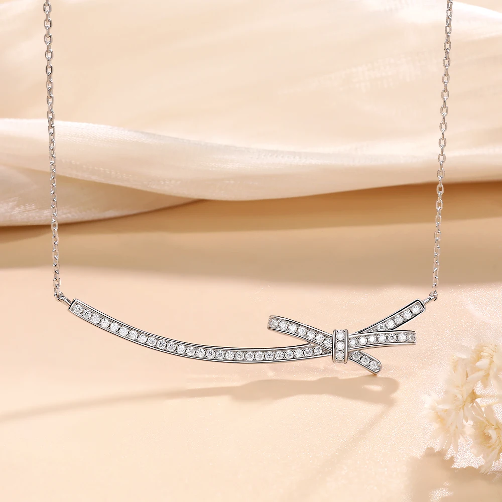 

M-JAJA Moissanite Smile Pendant Necklace for Women S925 Sterling Silver Diamond Chain Bow Pendant Choker Necklace Jewelry Gift