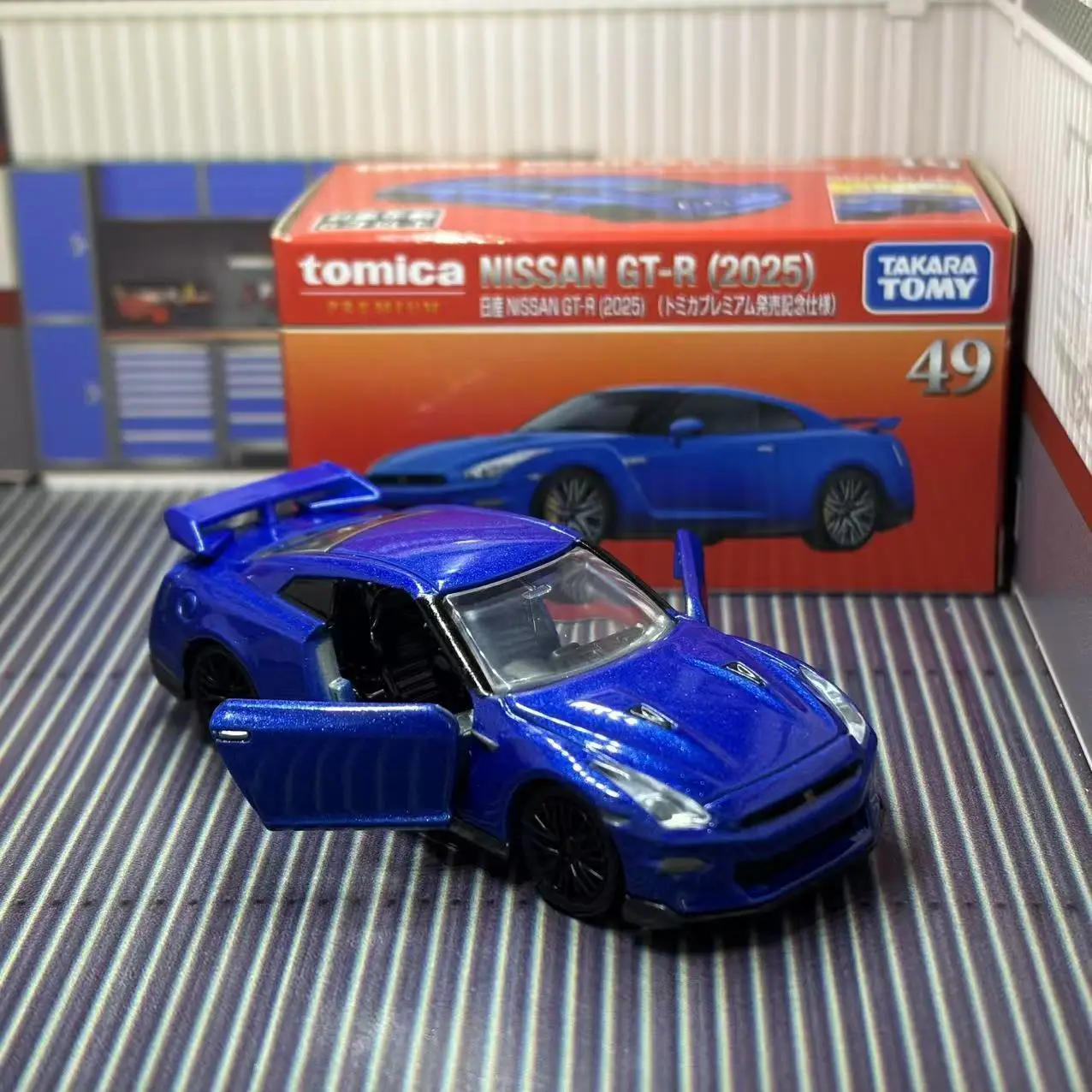 Takara Tomy Tomica Premium 49 Nissan Nissan Gt-R (2025) Mini Car Alloy Car Diecast Model Replica Series Birthday Gifts Toys