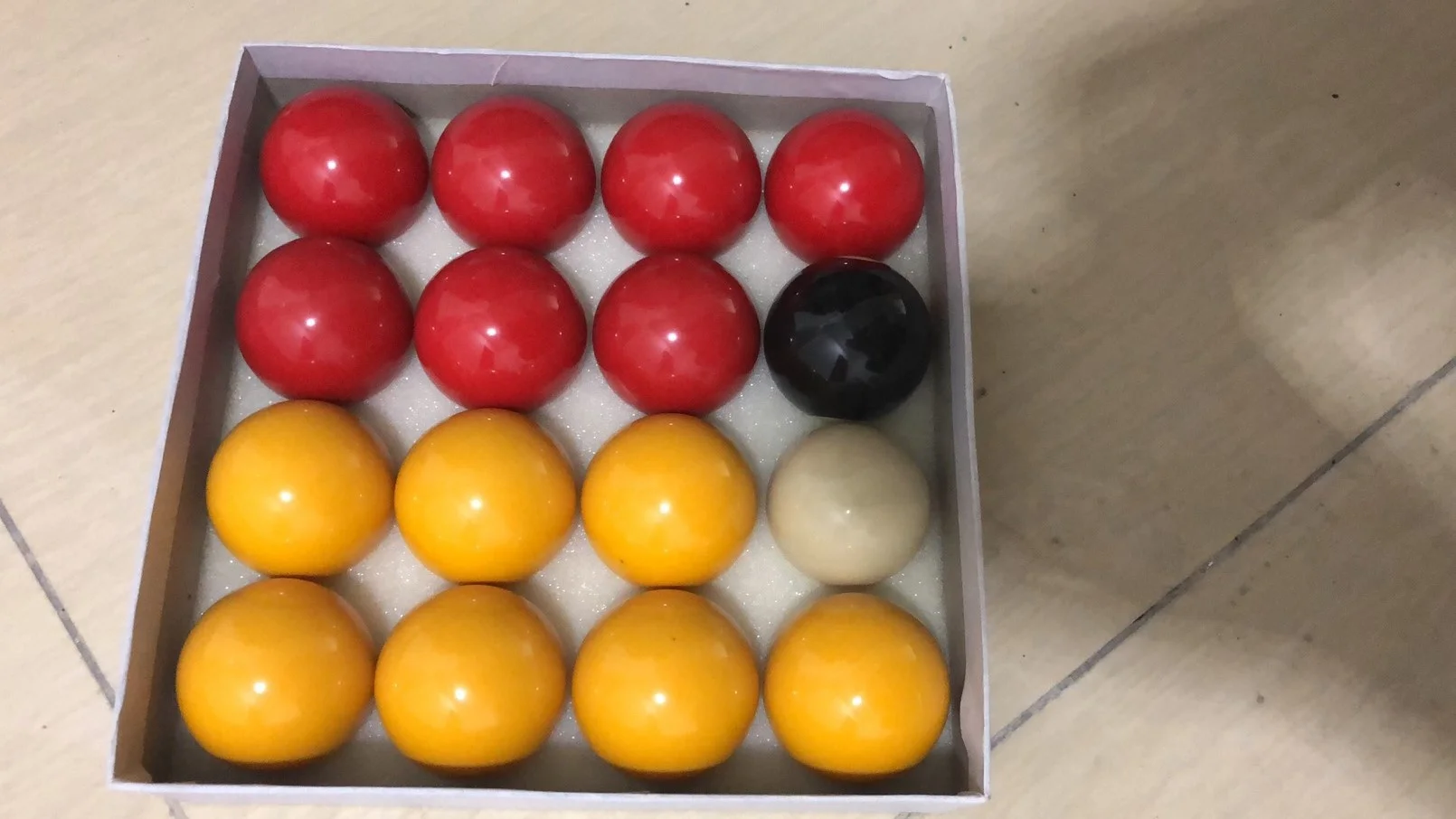 High quality 2 inch UK black 8 ball red and yellow English snooker billiard pool balls