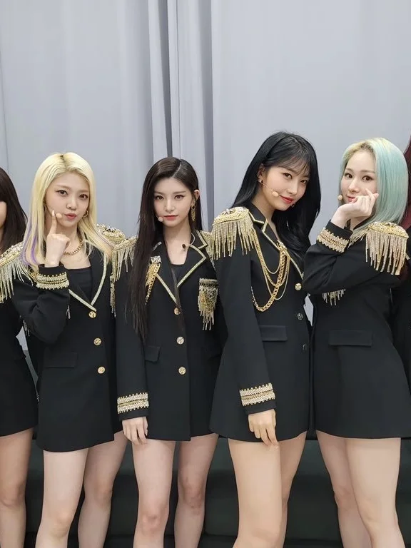 Everglow Black Jacket Korean Female Group Dance Performance Suit Jazz Flip Jump Stage Costume Women's Fashion Health Fabric