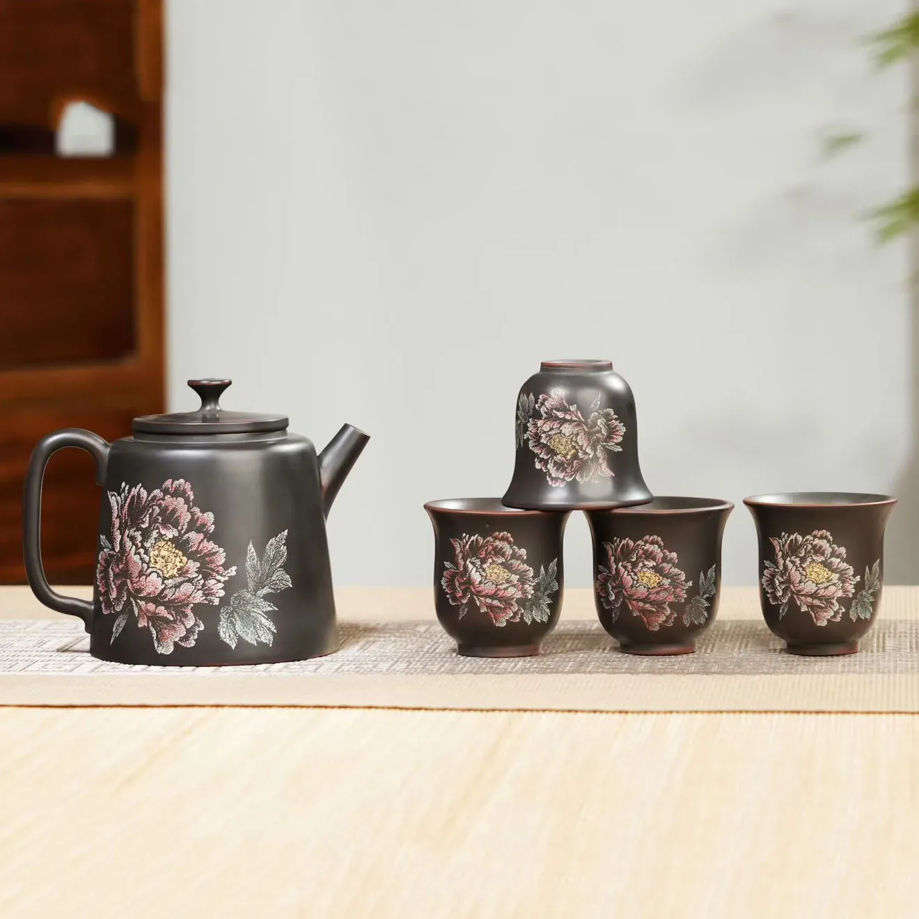 Qinzhou Nixing pottery teapot, famous ethnic characteristic handmade raw ore purple mud, household tea