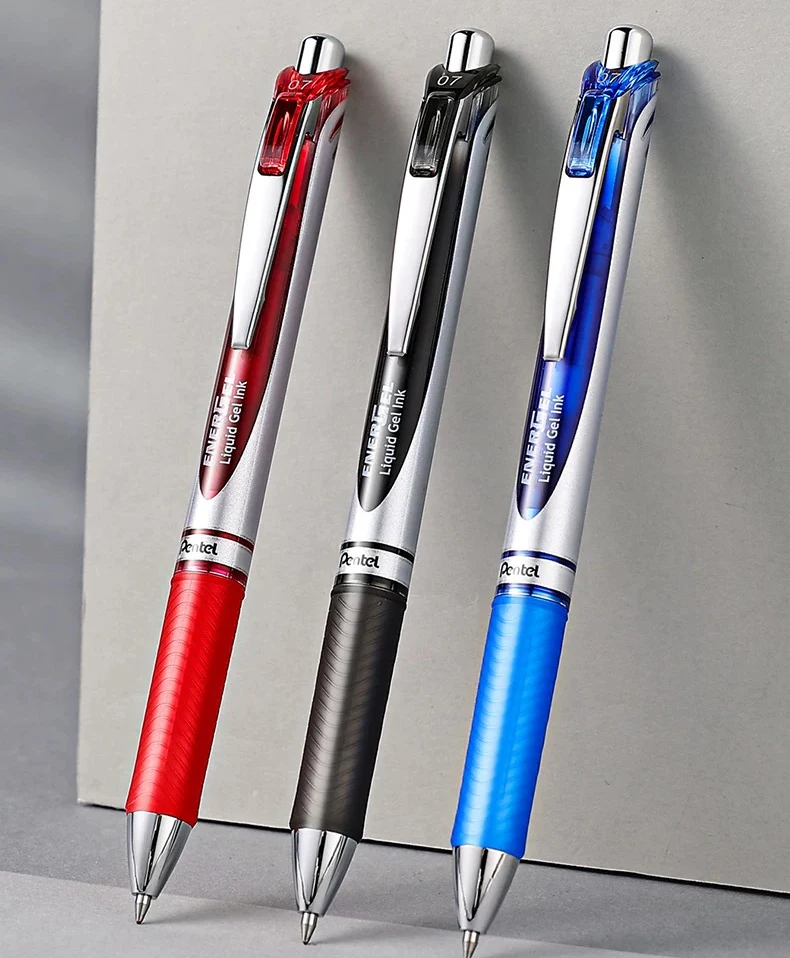 

Ручка Pentel EnerGel с жидкими гелевыми чернилами, 0,7 мм, средняя линия, металлический наконечник, черный, красный, синий