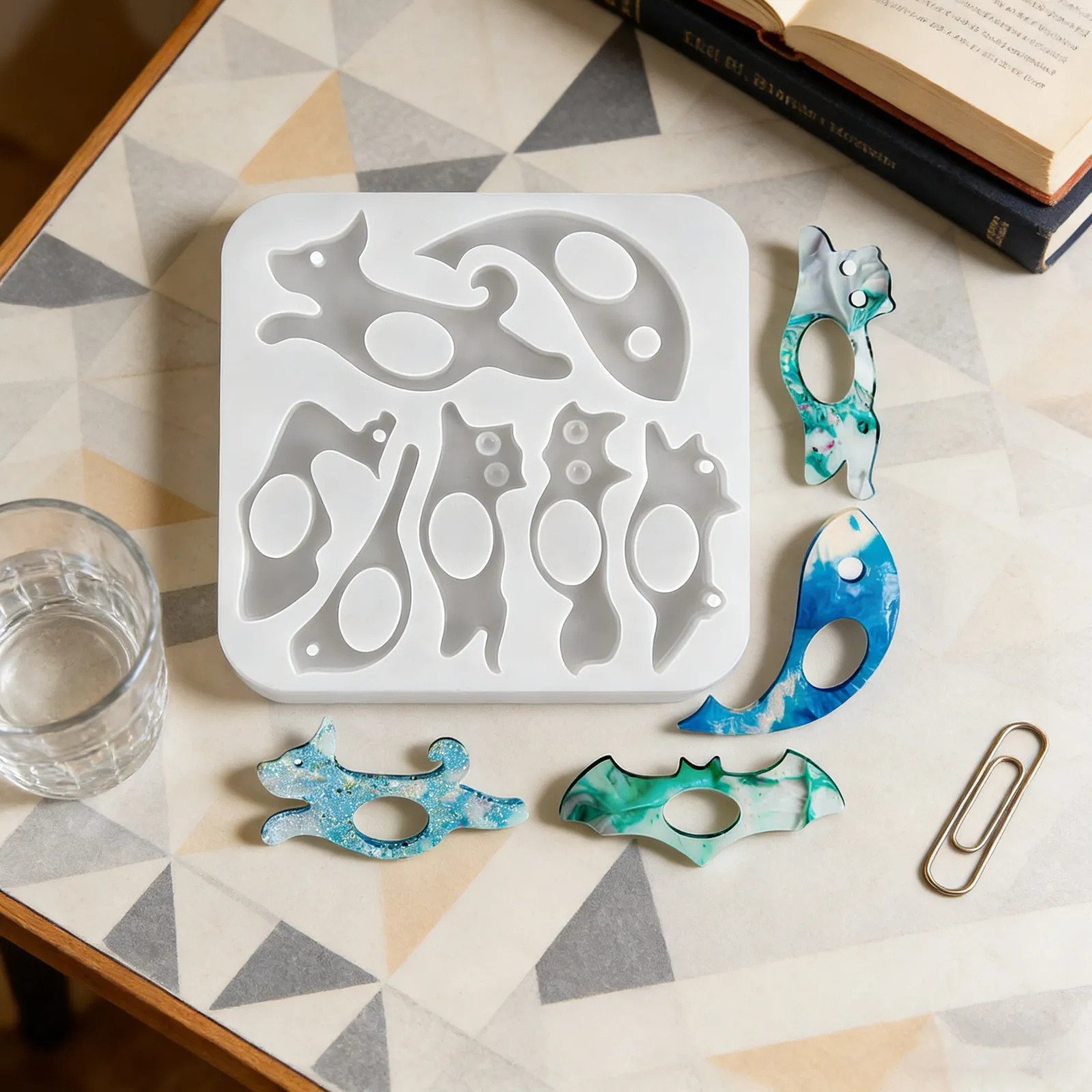 Cat Resin Ring Hold…