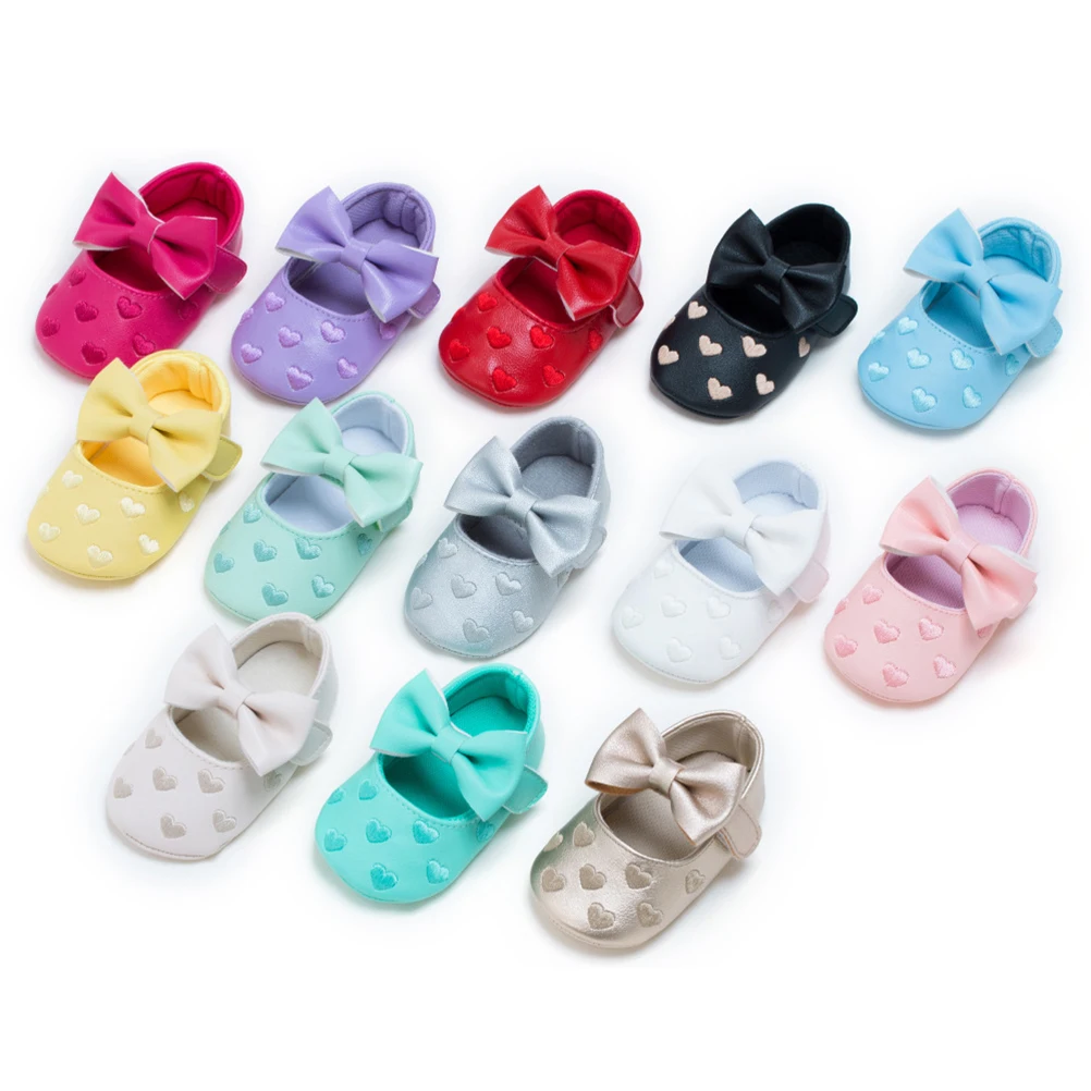 

Heart Pattern Embroidered Baby Shoes Comfortable Prewalker for Girls Infants Smooth Floor Carpet Indoor Stroller Gift