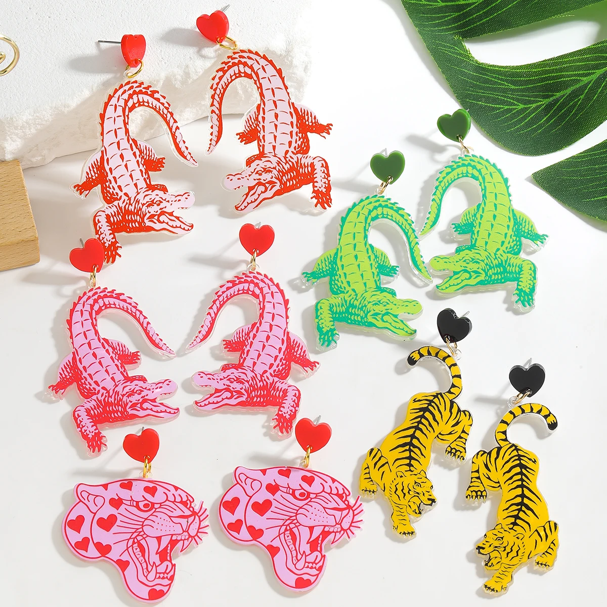 أفضل سيدة ملونة الاكريليك القلب التمساح النمر استرخى أقراط للنساء لطيف الحيوان أقراط عطلة هدايا الحفلات مجوهرات