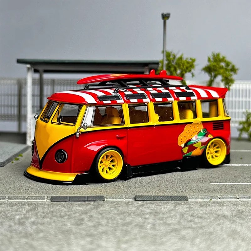 Diecast Alloy 1/64 Scale VW T1 wide-body van station Wagon/Mini Year of the Dragon Limited Edition Car Model Holiday Gifts Toys