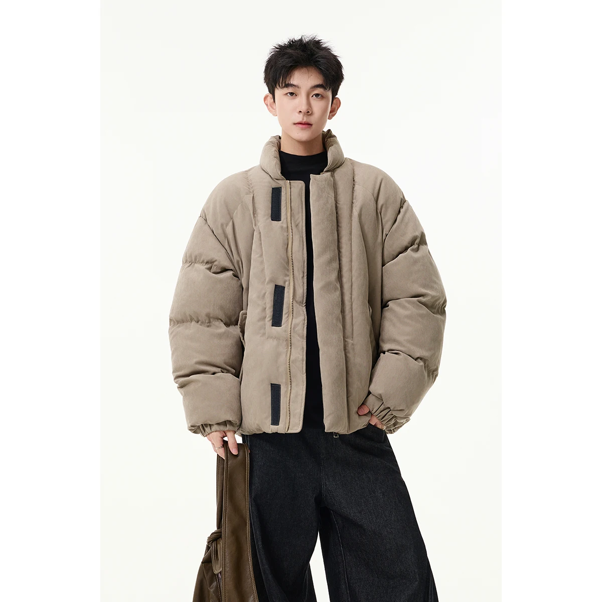 

Зимняя замшевая куртка-бомбер унисекс - хаки (черный) M-3XL | Свободный крой ​ Модная утолщенная куртка с воротником-стойкой и хлопковой подкладкой