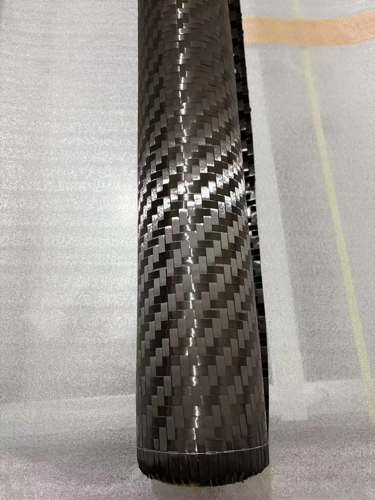 

12K 200gsm pure carbon fiber fabric, diagonal W-shaped widened fabric, 40 inches/100cm x 100cm, used car modification.