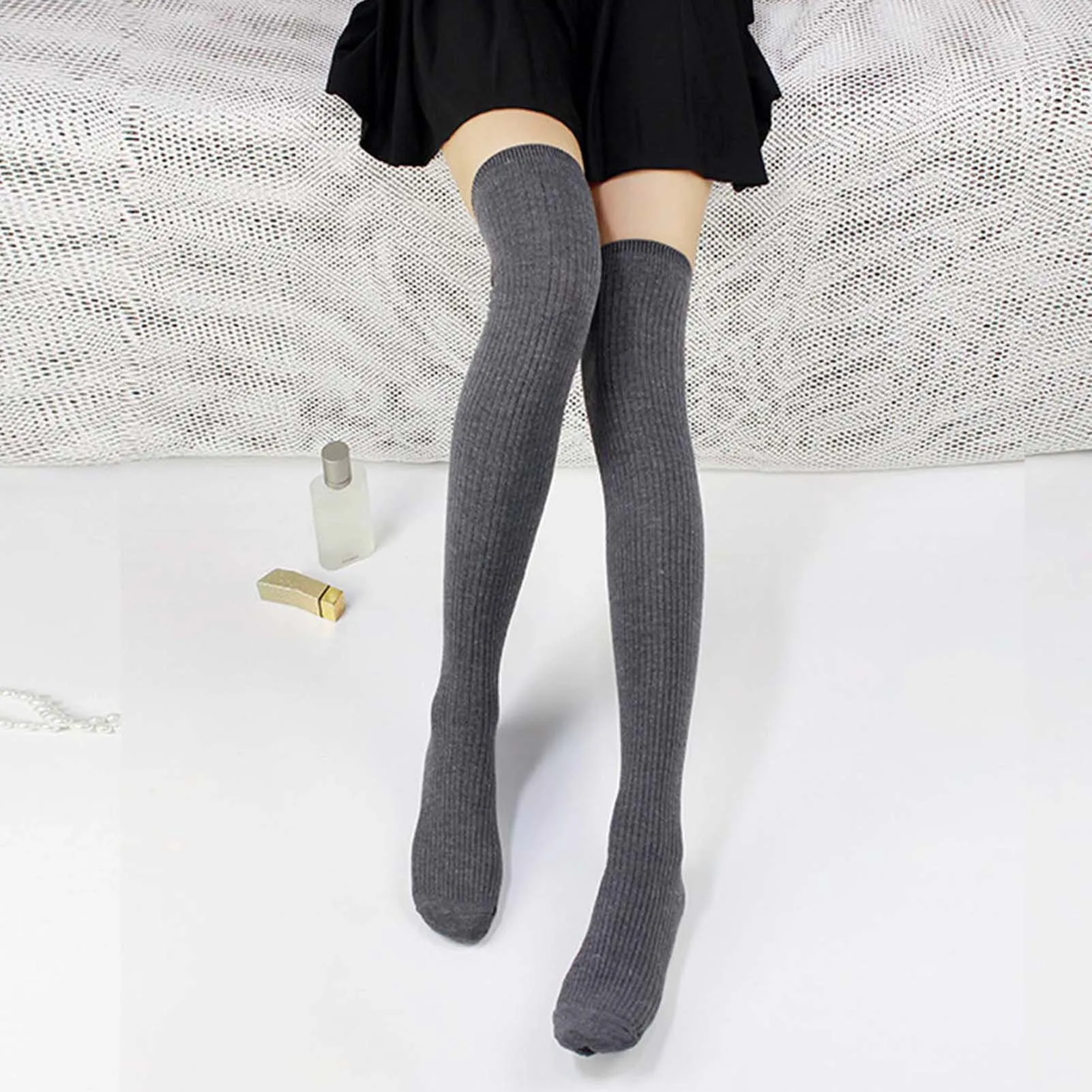 جوارب الركبة للنساء عمودي مخطط فوق بسط لينة الدافئة مضلع الفخذ العليا جوارب بلون الجوارب الطويلة