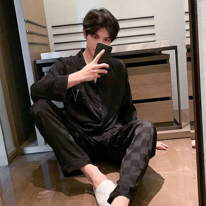 Mens ชุดนอนฤดูใบไม้ผลิผ้าไหม Pijama Hombre แขนยาวหลวมขนาดใหญ่คอปกเสื้อชุดนอนชุดนอนชุด2ชิ้น Piue ขนาด