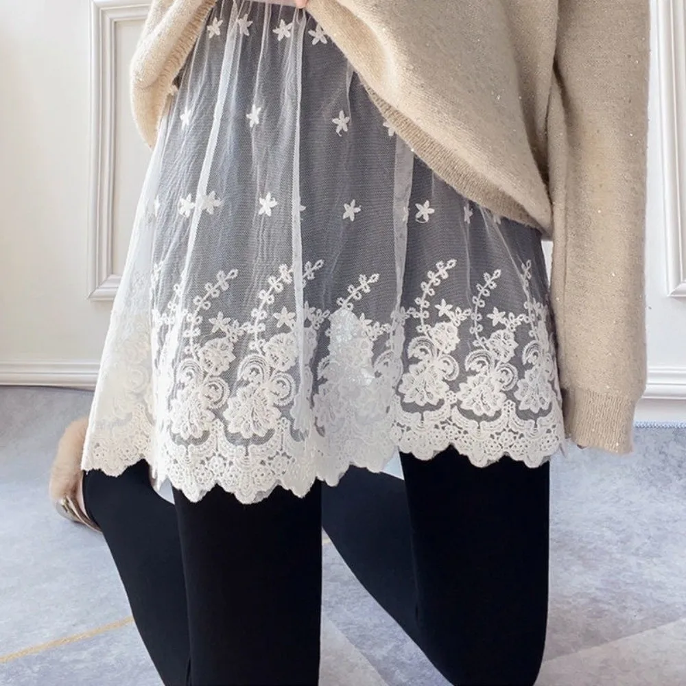 

Trendy Lace Trim Fart Curtain for Women Flower Embroidery Pretty Hip Curtain Y2K Versatile Apron Wrap Skirt Trousers Decoration