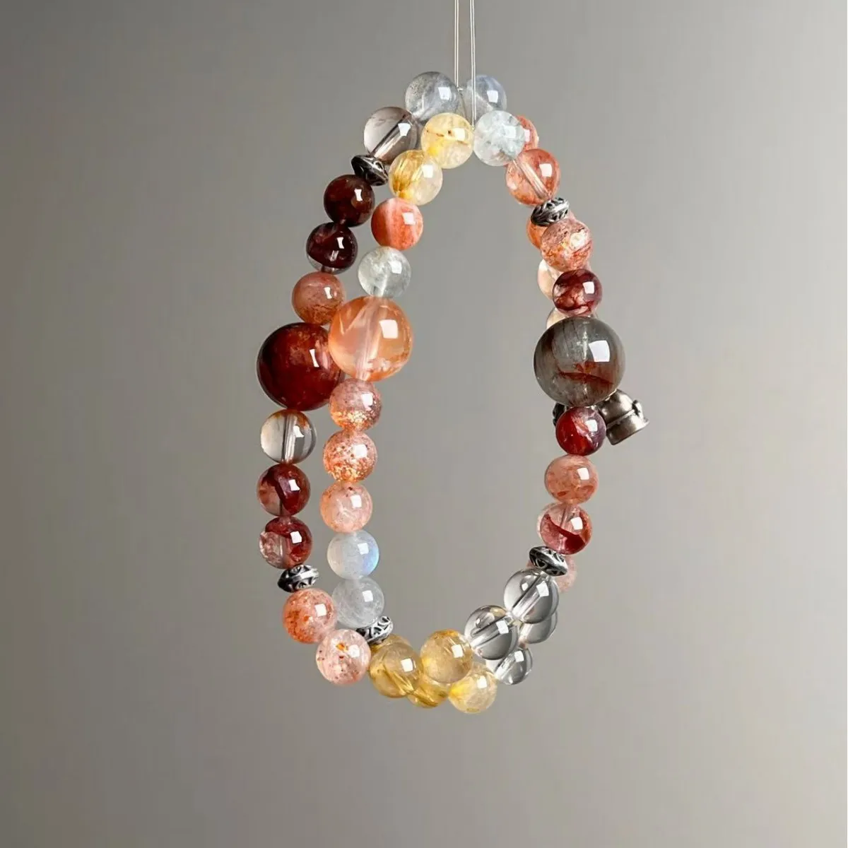 

Natural Crystal Double Circle Bracelet, Hair Crystal, Red Gum, Yellow Gum Flower Light Luxury Fashion Couple Premium Bracelet.