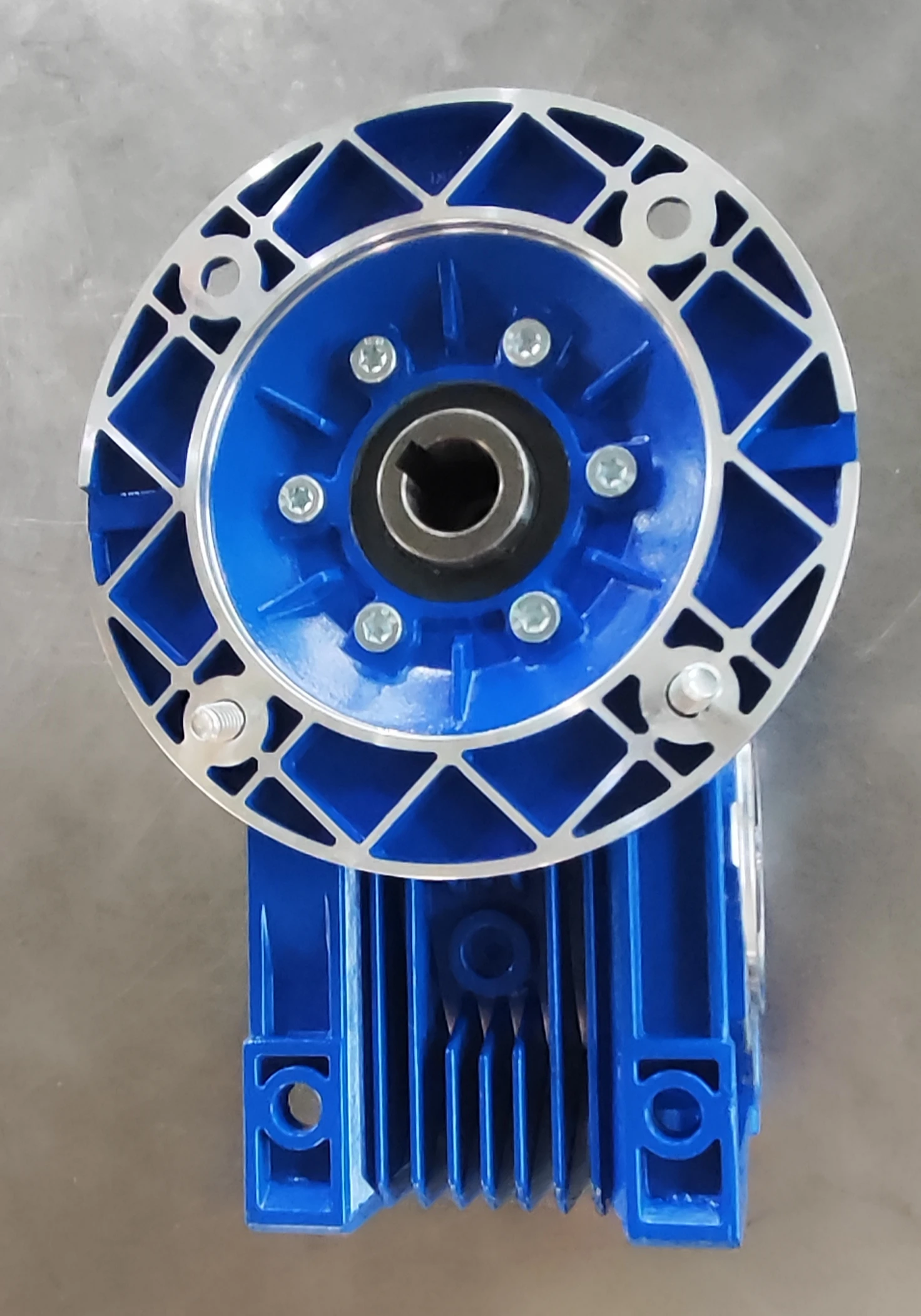 Chelsea Worm Gearbox NMRV090 Input19/24/28mm Output 35mm Ratio 7.5:1-100:1 Motor 0.37kW-4Kw Worm Gear Tin Bronze +Mineral Oil