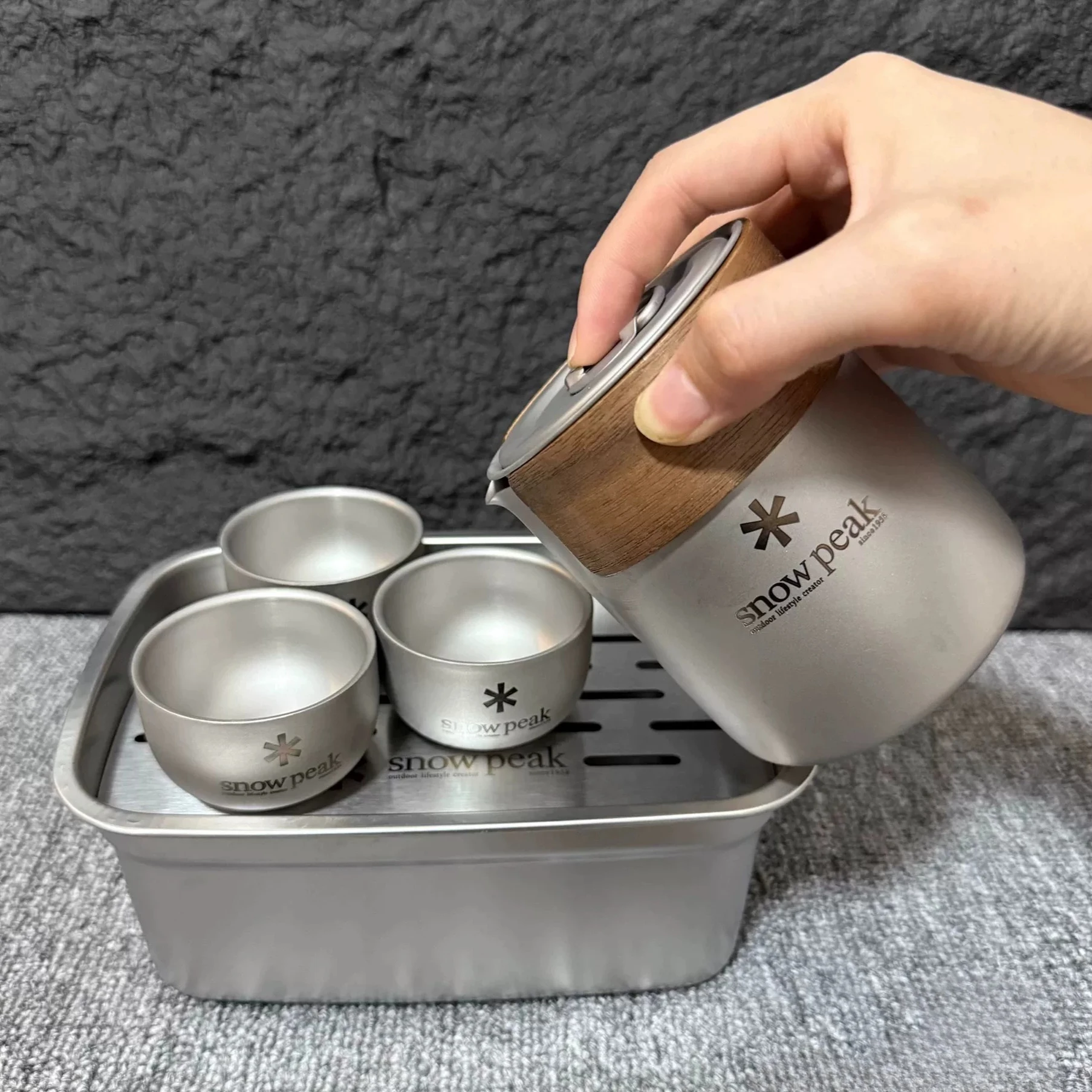 snow-peak-lightweight-titanium-tea-set-camping-travel-outdoor-tea-pot