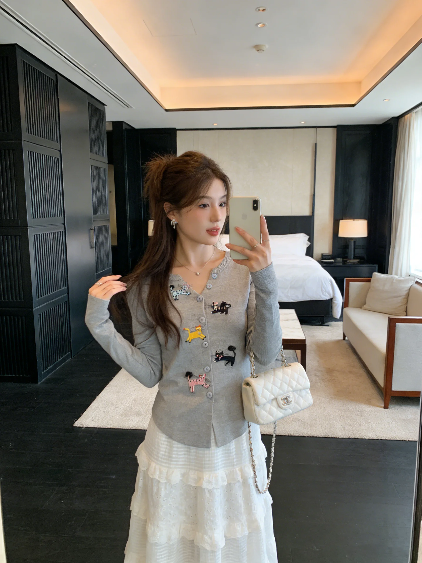 

Korean Sle ort V-Ne Embroidered Knitwear Skin-Friendly Breathable Spring New Arrival Versatile Top for Young Women