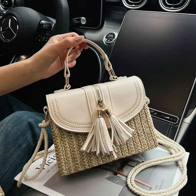 

Лоскутные соломенные тканые квадратные сумки на плечо, Лидер продаж 2024, повседневные сумки через плечо с кисточками и бисером, стильный дизайн в стиле ретро