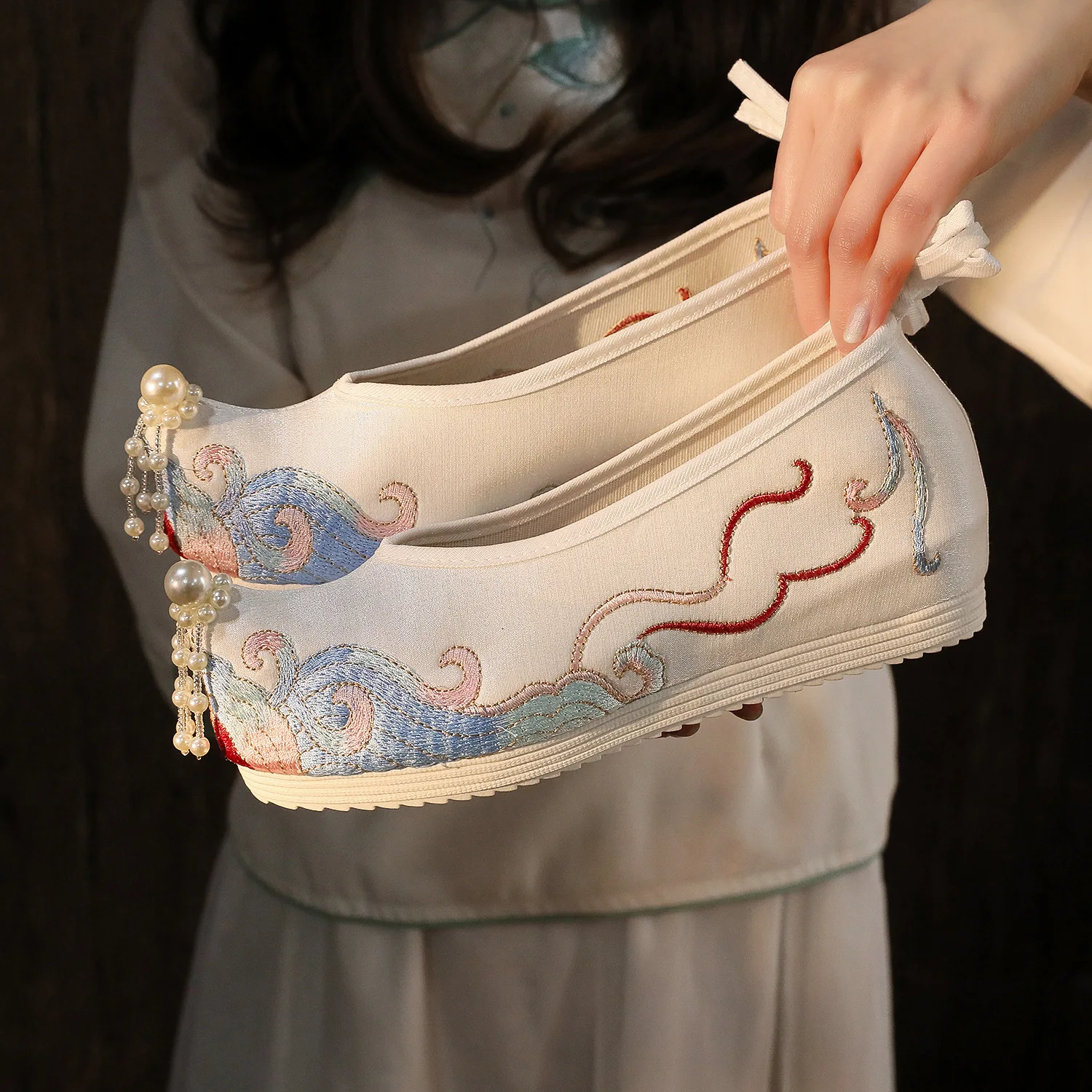 Chinese Hanfu Shoes Women Traditional Ancient Heighten Flat Bottom Embroidery Ming Dynasty Hanfu Pumps