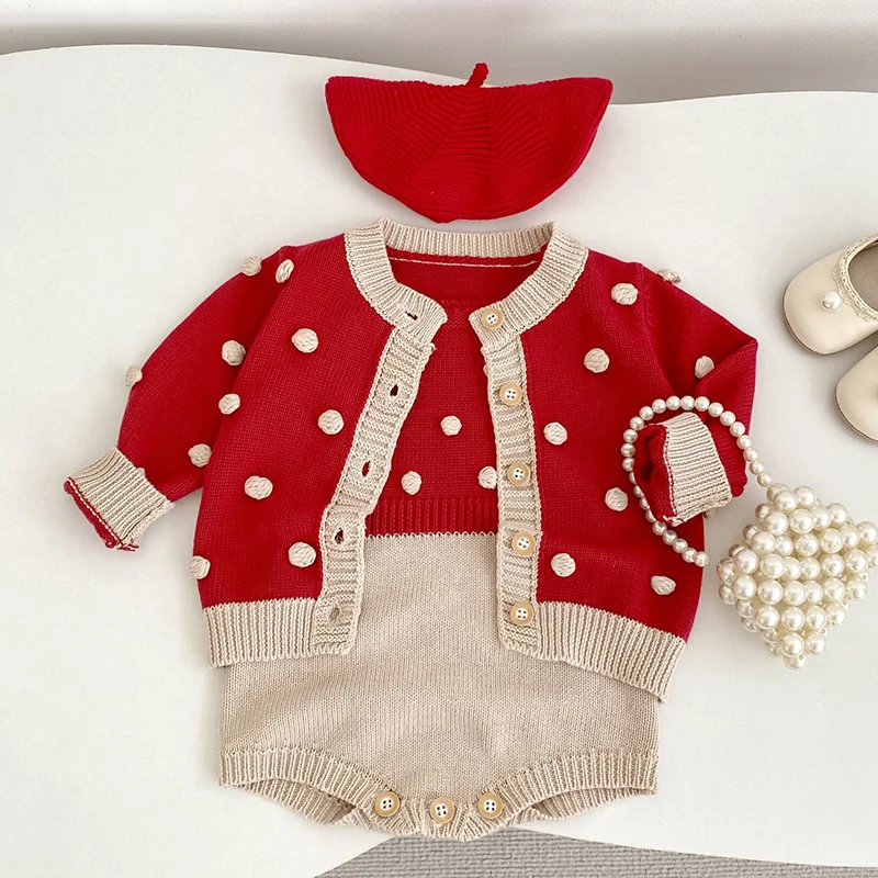 

Новинка 2023 года, осенний комплект одежды для маленьких девочек 0-3 лет, вязаный кардиган с длинными рукавами, пальто + комбинезон, детский костюм