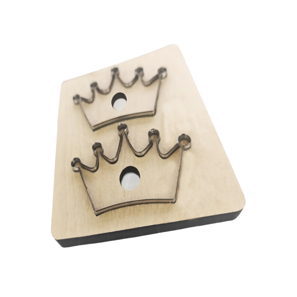 1 piece7.6X5cm crown Leather cutting mold,DIY handmade, can be used to make keychains, bag pendants, and leather items