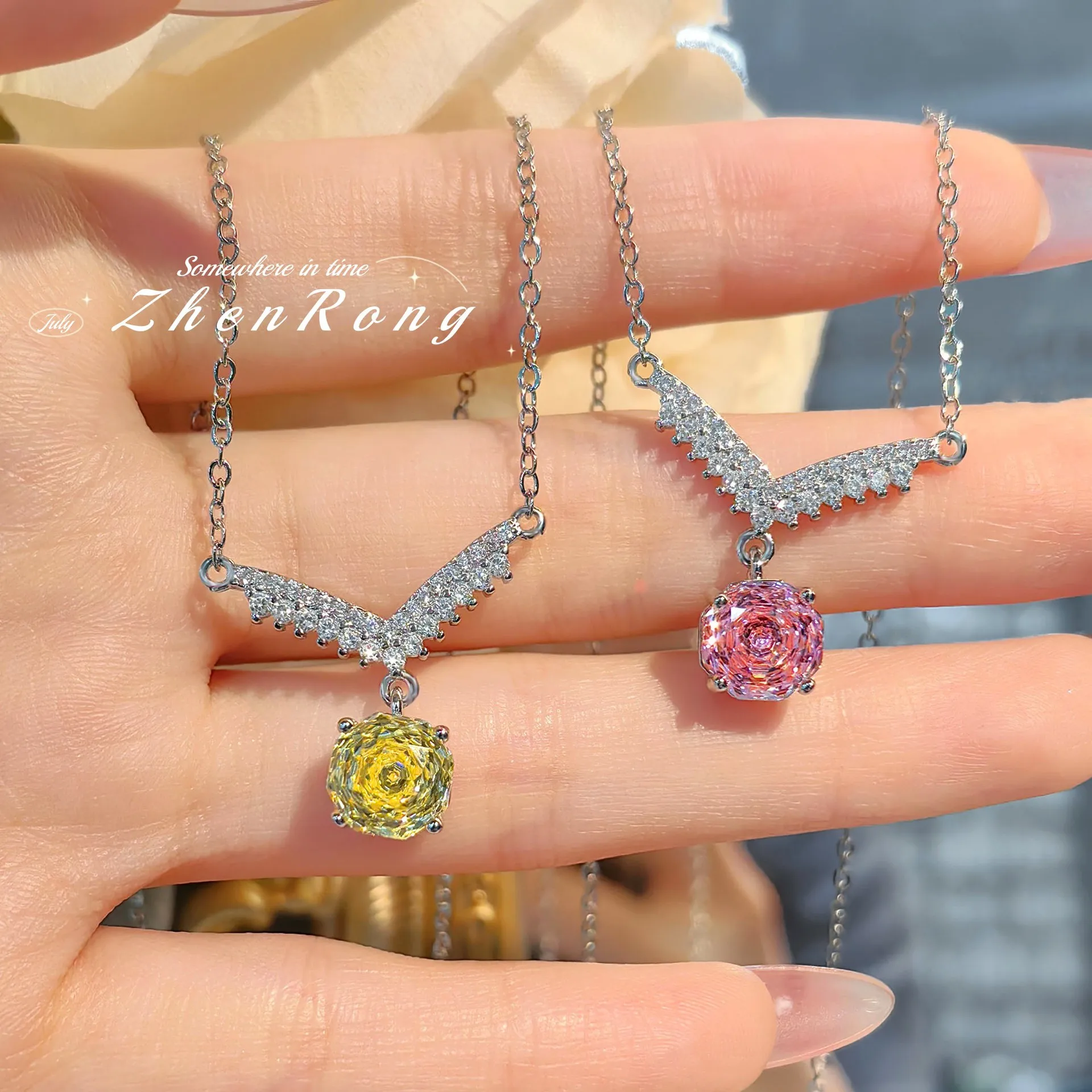 

Exquisite Cute Rose Cut Yellow/Pink Cubic Zirconia Pendant Necklaces For Women Angel Wings Design Silver Color Clavicle Chain