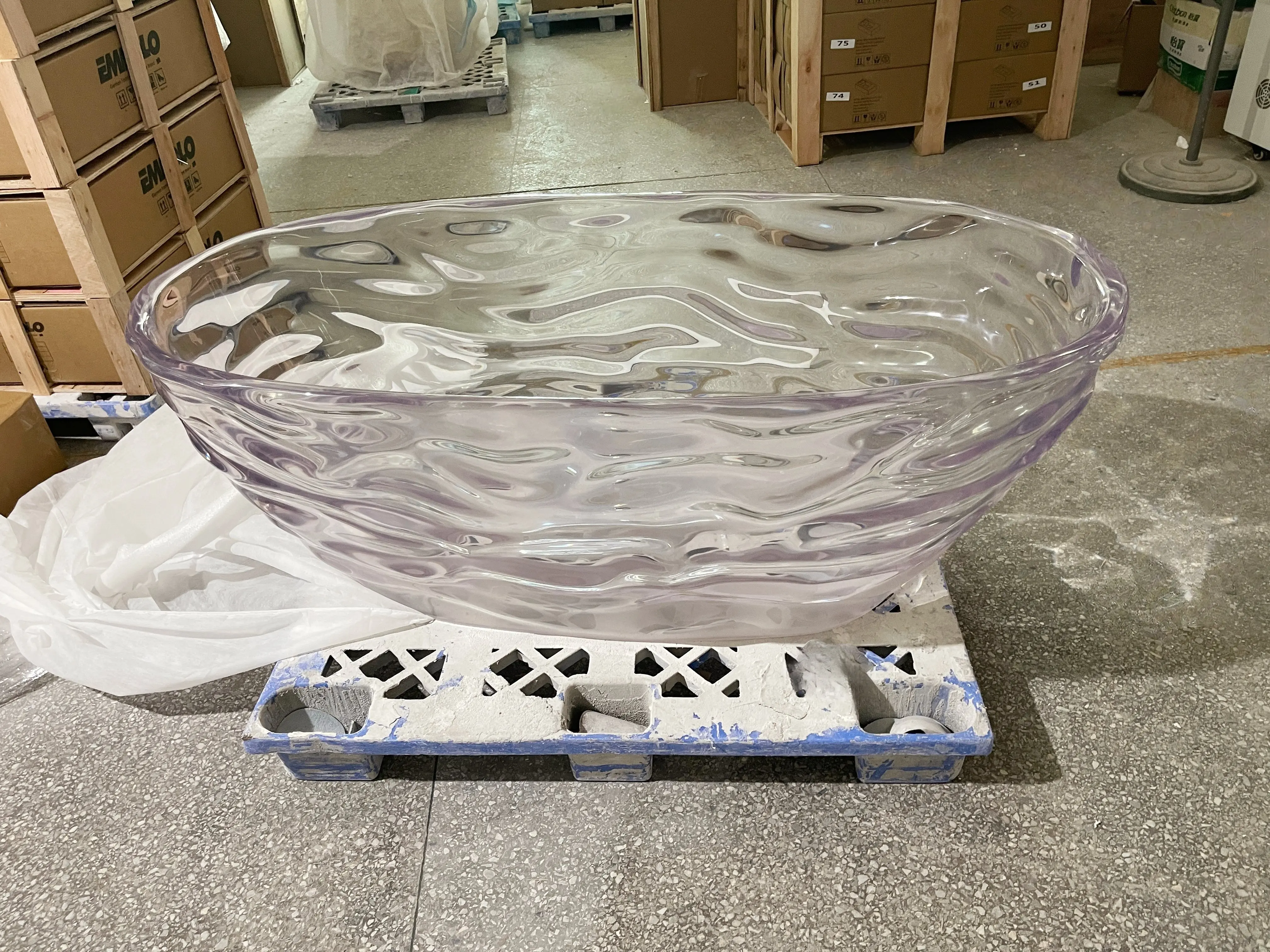 %* Transparent Bathtub Resin Freestanding Wave Pattern Crystal Colored Bathtub With Drain Indoor Modern Design 50-59gal Capacity