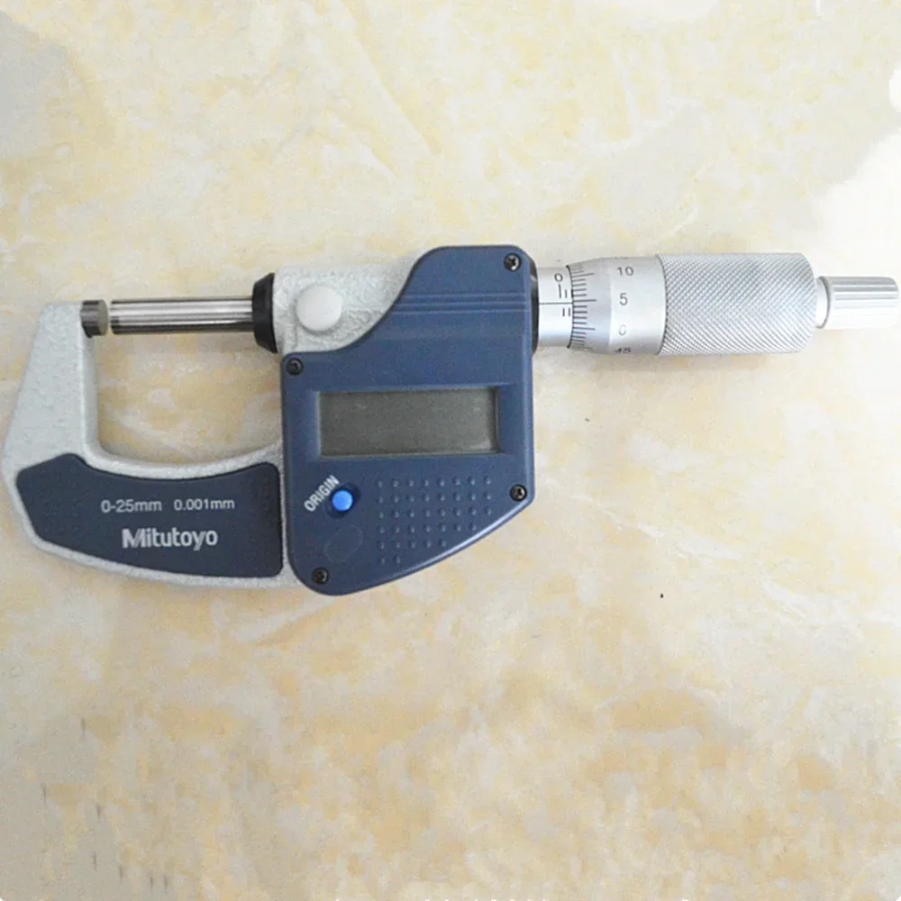 Mitutoyo Micrometer 293-821with Dust/Water Protection Conforming To IP65 Level