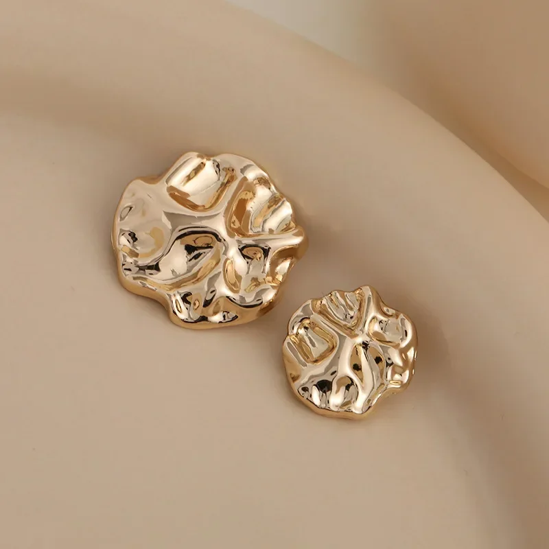 

5Pcs Buttons Beautiful Gold Color Shank Buttons Zinc Alloy Irregular Shape Buttons Women's Sweater Coat Accessories