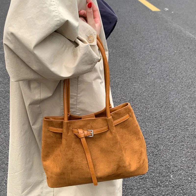 

JIAERDI Large Trapeze Tote Bag in Brown Faux Suede Slouchy Style Women's Shoulder Commuter Bag Retro Leisure Ladies Handbag