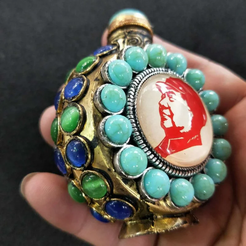 Wholesale ethnic handicrafts, copper snuff bottles, Tibetan-style vintage items, Tibetan antiques and miscellaneous goods