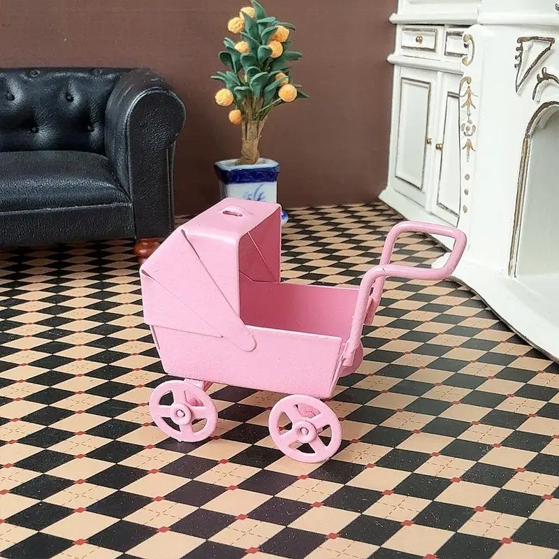 1:12 Dollhouse Miniatures Pink Baby Stroller Model Wheels Can Turn Doll House Accessories Decor Kids Pretend Play Toys DIY Gifts