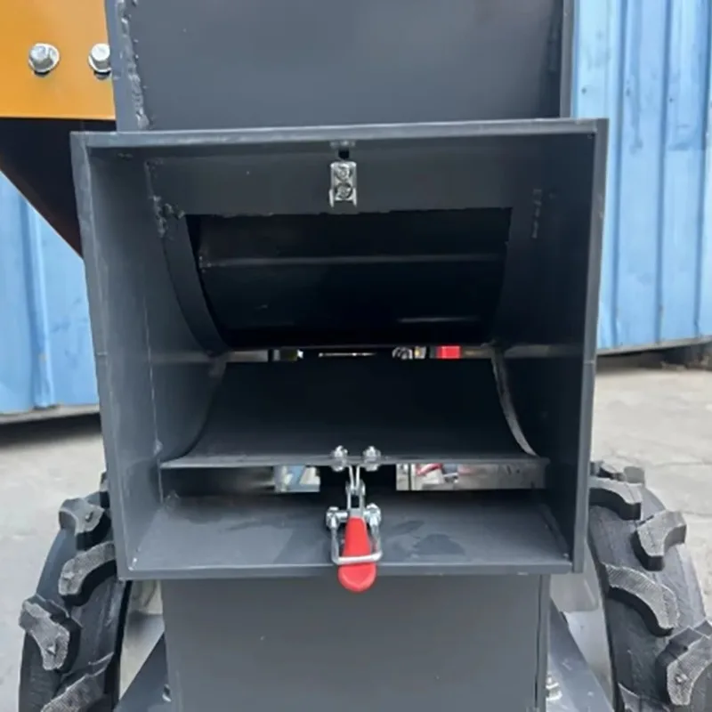 16HP Diesel-Powered Wood Chipper Shredder Industrial Branch Crusher Machine for Lumber Processing