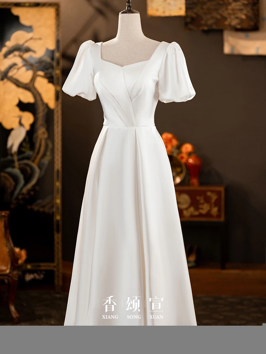 

Elegant White Long Qipao Wedding Dress for Engagement And Certificate Signing Ceremony Short Sleeve Evening Gown