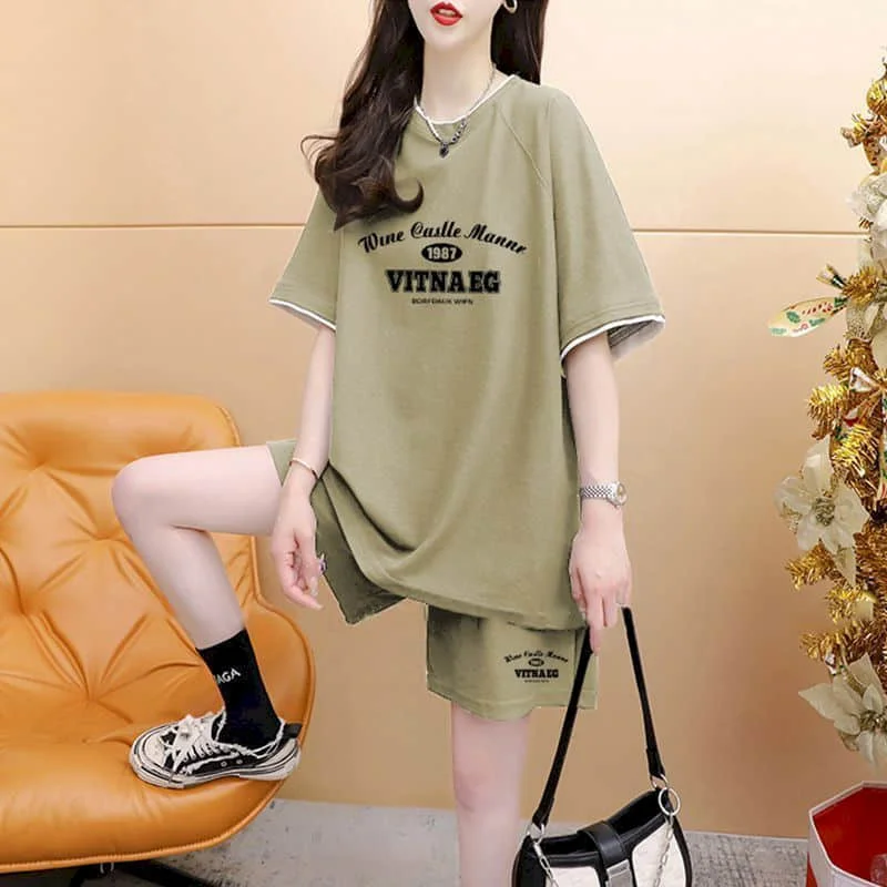 女性用半袖ラウンドネックTシャツとパンツのセット,カジュアルな夏服,ルーズな韓国スタイル,スポーティなショーツ,2個