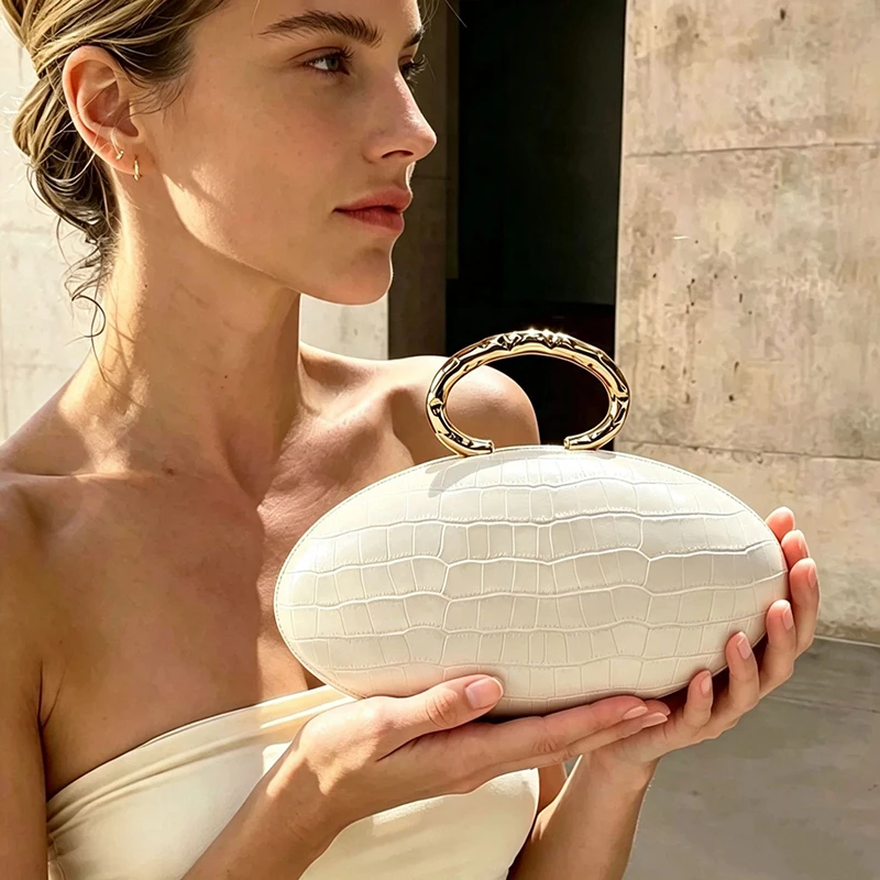  Eiförmige Handtasche mit Krokodil-Textur und Acryl-Griff, ovale Abendtasche mit Kettenriemen für Damen, luxuriöse Clutch für Hochzeiten und Partys. – Detail 11