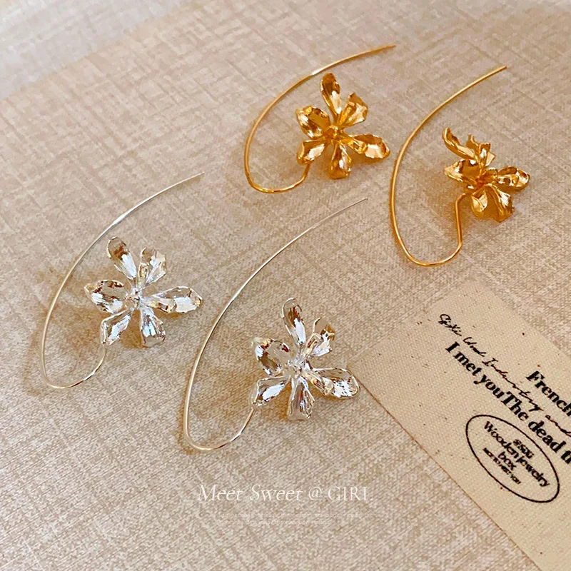 Tassel Earrings with Iris Flower New Chinese Bride Elegant Lightweight Alloy Gold Tone Hook Closure Wedding Party Jewelry