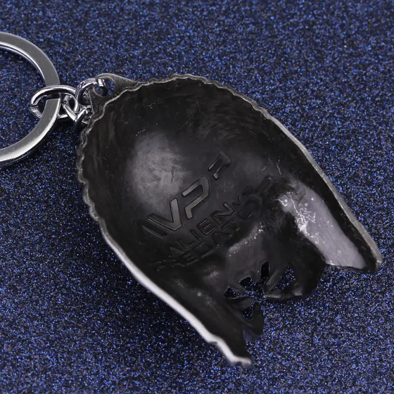 Movie Restore Scene Aliens Predator AVP Keychain Alien Queen Figure Cosplay Key Rings Men Key Accessories Gift