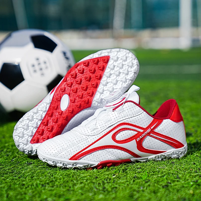 

A pair of children's four-season leather football shoes with studs, wear-resistant football shoes, sizes 28-39，MZ-369-1