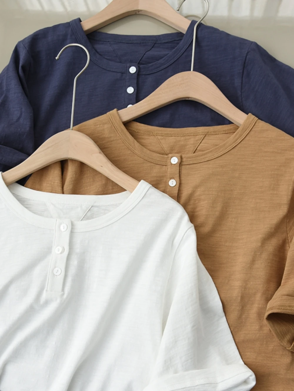 

plus Size Women's T-Shirt Button up Short Sleeve Loose Casual Versatile Top Trendy for Summer And Pear Shaped Figures