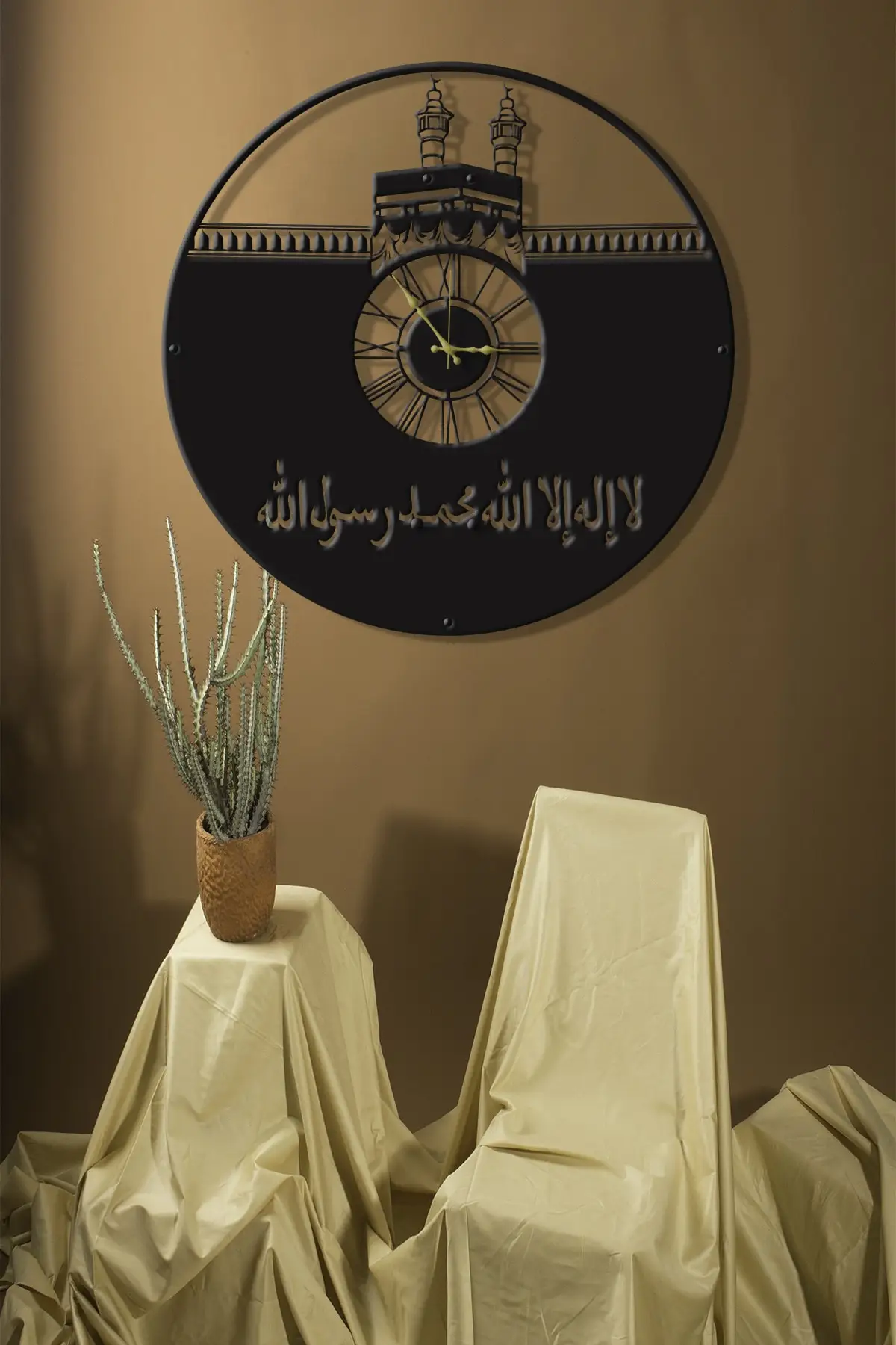 

DOLBOVI Kabe looking religious Metal wall clock 50X50 Cm