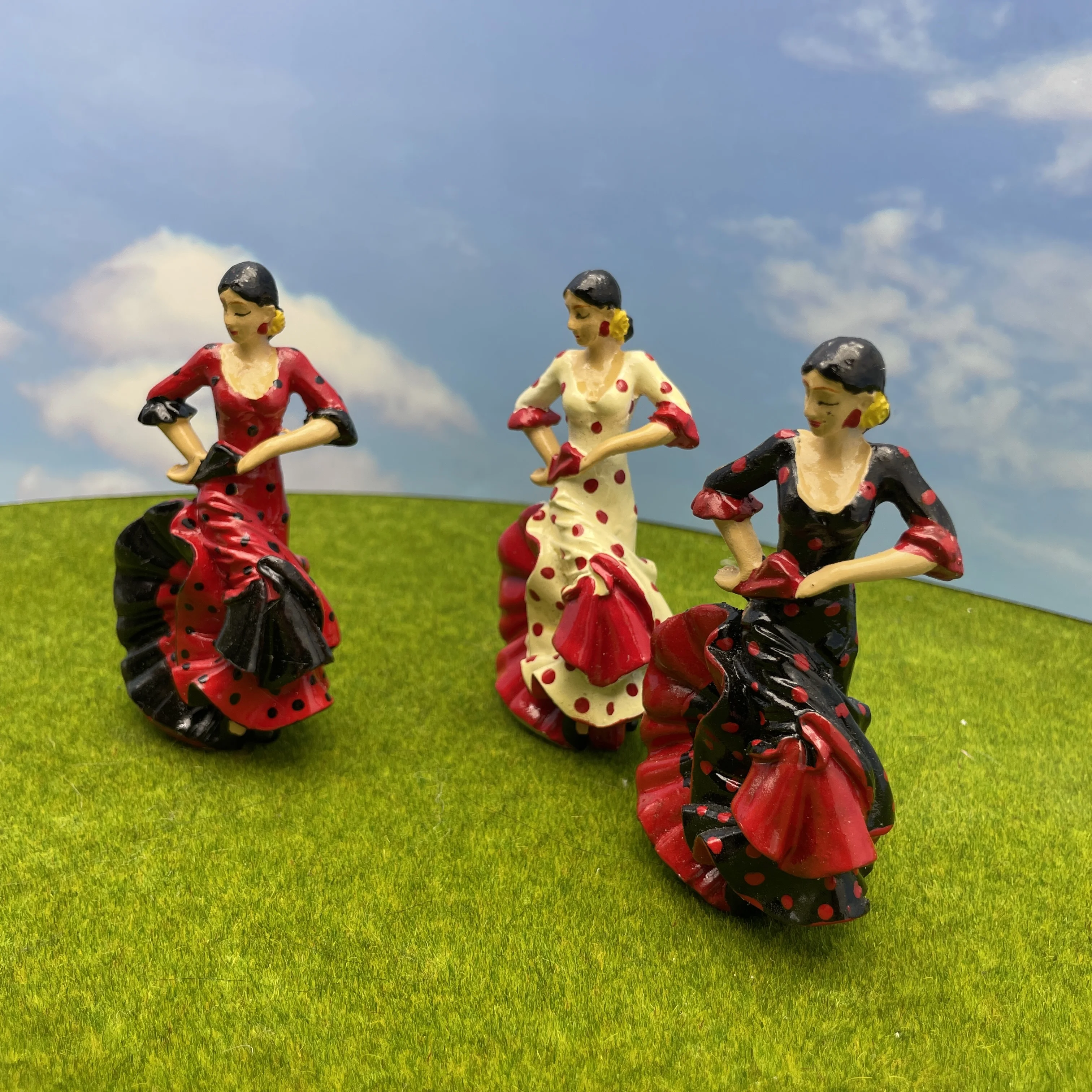 Spanish Dancer Sand Table Ornament, Christmas and Halloween Sand Table Ornament, Desktop Decoration Ornament