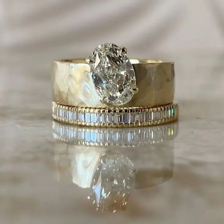 Elegant Hammer Texture Combined with Oval Artificial Gemstone Copper Material Ladies' Jewelry Ring for Formal Occasions