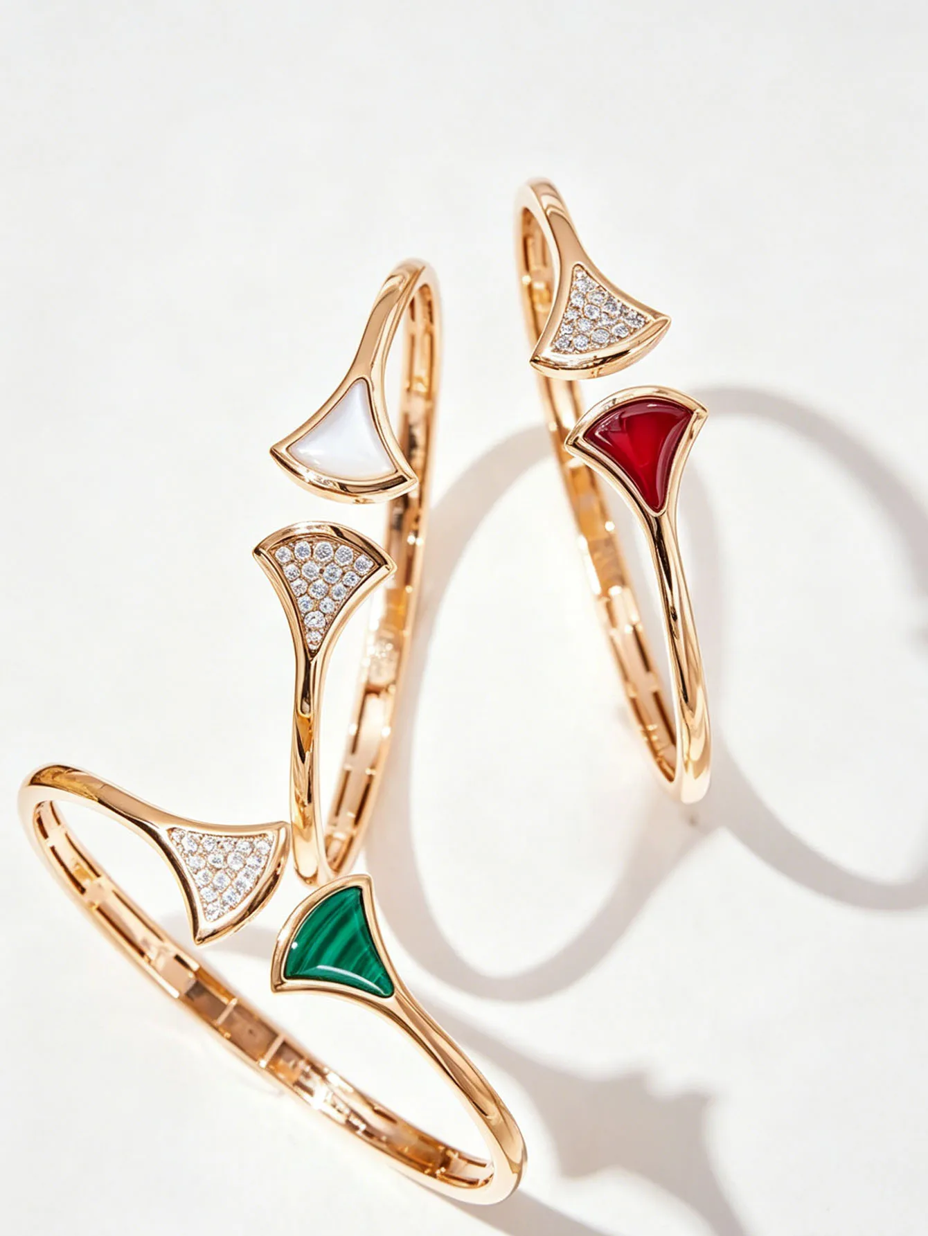 

Dual Fan Shape Open Cuff Bangle For Women Color Shell & Shiny Stone Inlaid Open Wrist Band Elegant Stackable Daily Jewelry Gift