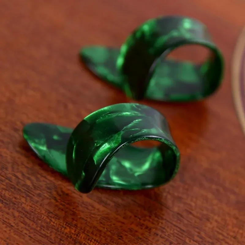 4 قطع من جيتار إصبع الإبهام الأيمن يختار المجموعة اليمنى من أظافر الأصابع وتصفيفة الألم ومنع إصبع السبابة #2