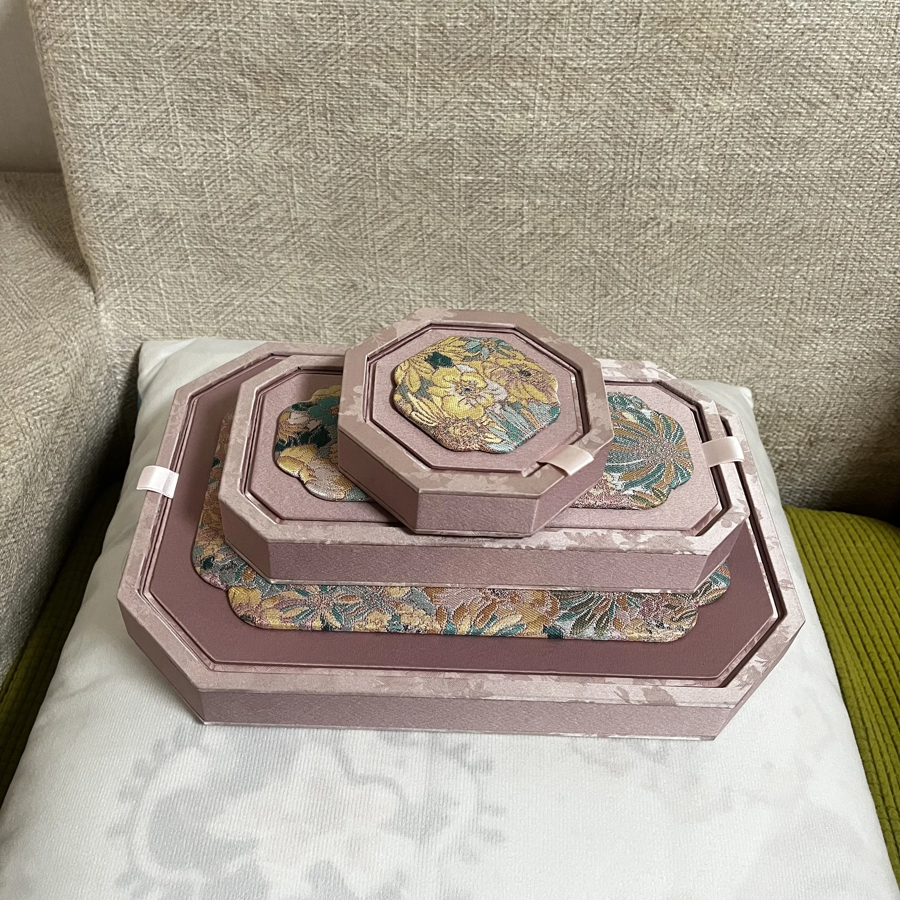 Silk Satin Chinese Jewelry Tray, Eid Mubarak Luxury Display Plate for Gold Beads & Bracelet, Photo Prop & Storage Organizer
