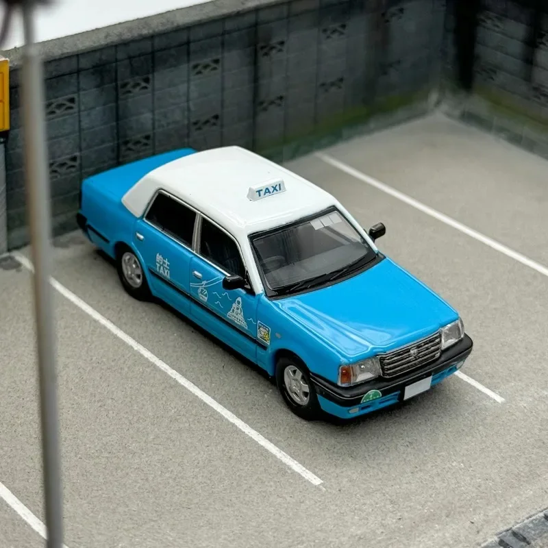 Lmlf Skala 1/64 Toyota Krone Hong Kong rot grün blau Taxi klassische Legierung Spielzeug Kraftfahrzeug Druckguss Metall Modell Geschenke