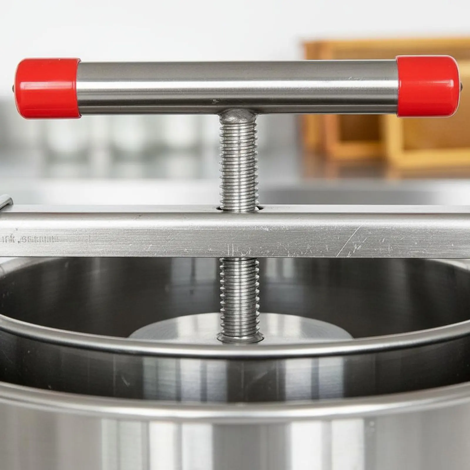 Stainless Steel Honey Press Large Capacity Manual Honey Press Manual Fruit Juicer Sturdy Duty Beeswax Presser Versatile
