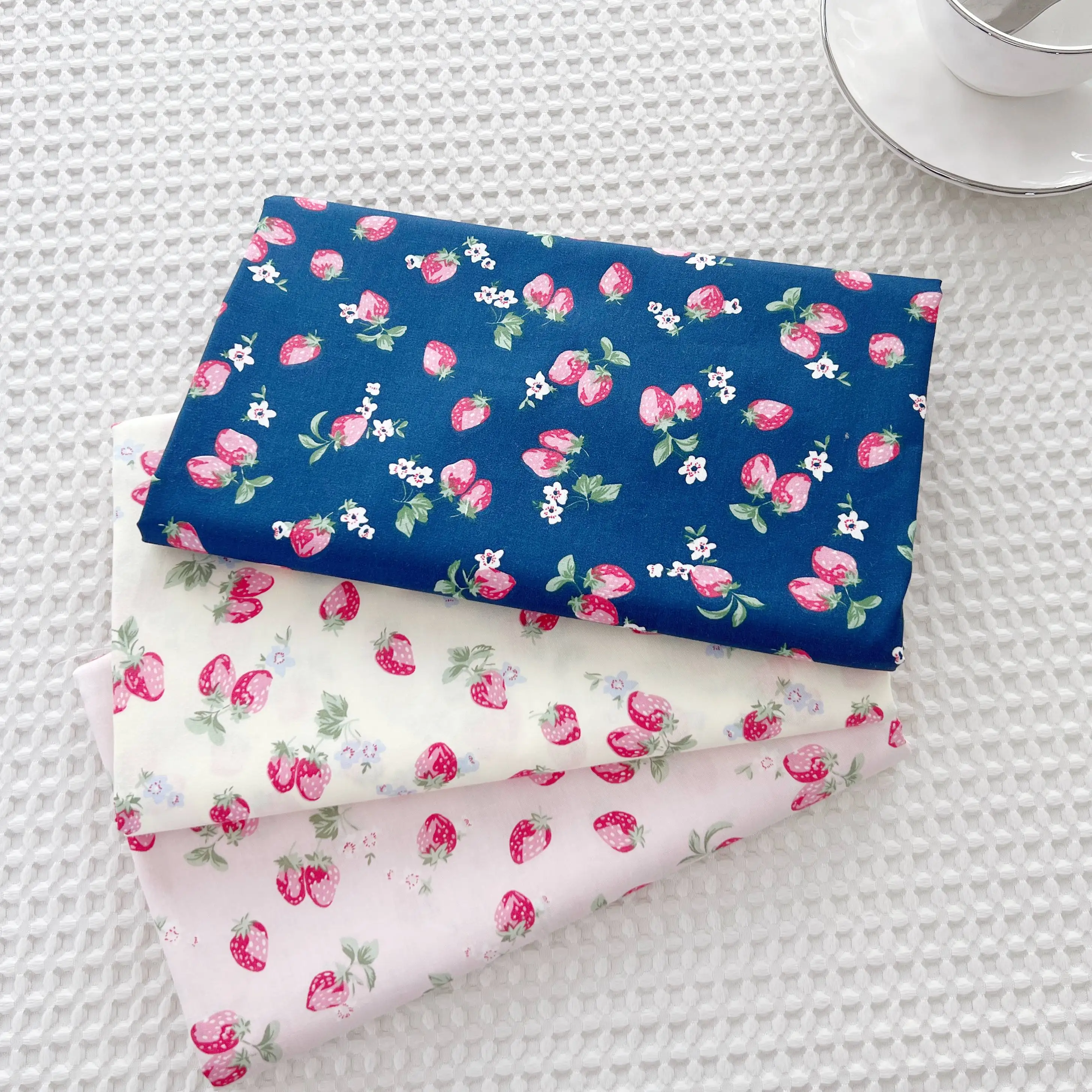 160x50cm Strawberry Fruit Cotton Twill Printed Cloth Bedding Handmade Tablecloth Decorative Fabric